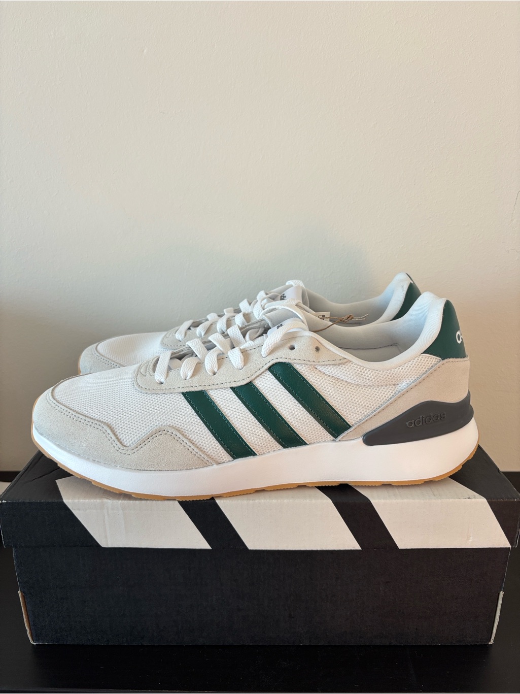 Nwt Adidas Run 60s 4.0 Men’s 10.5 White Sneakers With Green Stripes